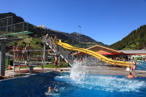 Schwimmbad im Freizeitzentrum in Großarl
